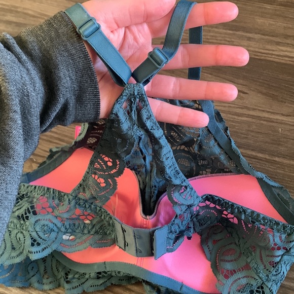 NWT Victoria’s Secret Push Up Lace Bralette - Picture 2 of 4
